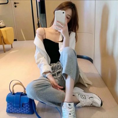 龙纹身的女孩